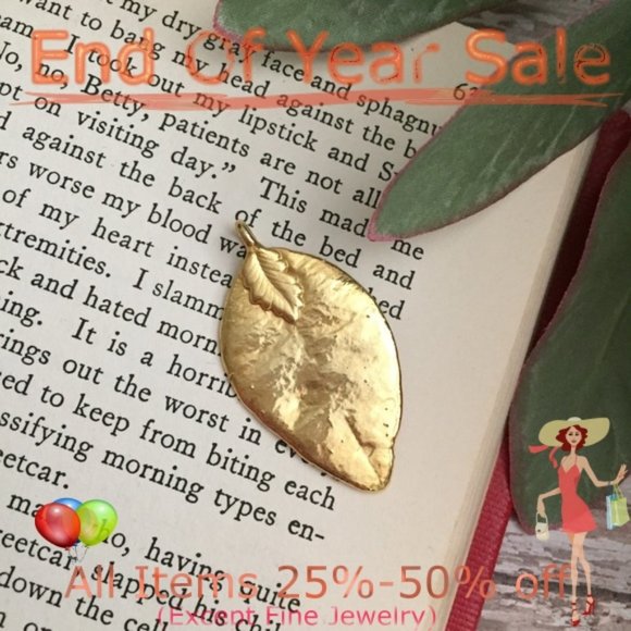 Jewelry - Gold tone Leave Pendant 1.5”